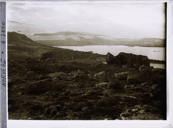RECORD DATE NOT STATED FINSE, Norway the surroundings of Lake Finsevatnet and the HardangerjÃ kulen glacier , 1910 - Voyage of Albert Kahn and Auguste LÃ on in Scandinavia - (August 9 - September 14) (French - ï»¿Finse , Norvege Les abords du lac Finsevatnet et du glacier HardangerjÃ kulen). Landscape, sea , ocean, mont , mountain, snow, ice , glacier, hydrography, Nature , Environment, Norway, fine Copyright: xpiemagsx AKahnlpie020223-974 !ACHTUNG AUFNAHMEDATUM GESCHÄTZT!
