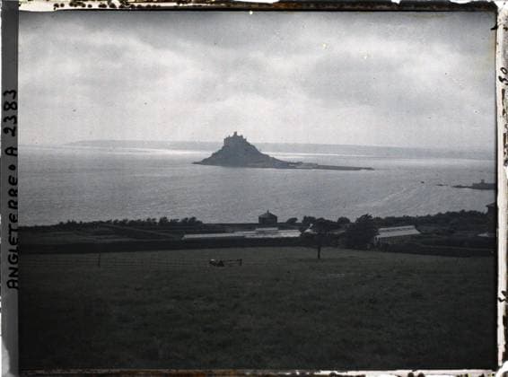 RECORD DATE NOT STATED Marazion, Cornwall, England Mont Saint-Michel , 1913 - England - Auguste LÃ on - (August 28 - September 3) (French - ï»¿Marazion , Cornouailles , Angleterre Le Mont Saint-Michael). Landscape, island, sea , ocean, mont , mountain, Christianity, monastery, fortified architecture, fortress, religious architecture, Nature , Environment, Religion, Habitat , Architecture, England Copyright: xpiemagsx AKahnlpie020223-3336 !ACHTUNG AUFNAHMEDATUM GESCHÄTZT!