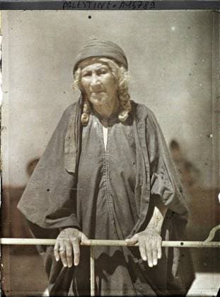 RECORD DATE NOT STATED Jerusalem, Palestine old Bedouine , 1918 - Near East, Egypt, Palestine, Cyprus - Paul Castelnau (photographic section of the armies) - (January 9 -October 6) (French - ï»¿JÃ rusalem , Palestine Vieille bÃ douine). Woman, costume, ethnic minority, bÃ douin, Islam, portrait, jewelry, Human beings, clothing, society, religion, Palestine, Jerusalem, wife of El-Salt Copyright: xpiemagsx AKahnlpie020223-3794 !ACHTUNG AUFNAHMEDATUM GESCHÄTZT!