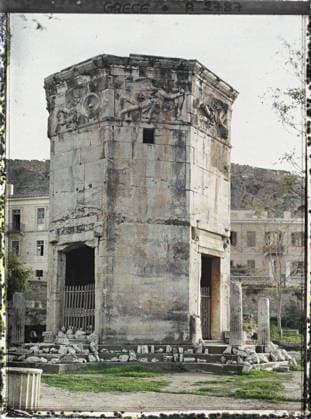 RECORD DATE NOT STATED Athens, Greece the wind tower , 1913 - Balkans, Italy - Jean Brunhes and Auguste LÃ on - (September - October 23) (French - ï»¿Athenes , Grece La Tour des Vents). Archaeological vestige, tower, clock, sculpture, public civil architecture, bas-relief, Greco-Roman polytheism, hydraulic installation, Antiquity, Habitat , Architecture , Art , Religion, Greece, Athens, the wind tower (clock and, above, girouette.) Octagonal tower Copyright: xpiemagsx AKahnlpie020223-4379 !ACHTUNG AUFNAHMEDATUM GESCHÄTZT!