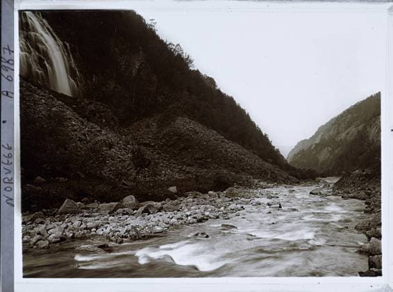 RECORD DATE NOT STATED Rjukan, Norway Watercourses around Rjukan , 1910 - Voyage of Albert Kahn and Auguste LÃ on in Scandinavia - (August 9 - September 14) (French - ï»¿Rjukan , Norvege Cours d eau aux environs de Rjukan). Landscape, Mont , Mountain, Forest , Wood, Rivers, Hydrography, Gorge, Nature , Environment, Norway, Sejelstad route in Odda Copyright: xpiemagsx AKahnlpie020223-961 !ACHTUNG AUFNAHMEDATUM GESCHÄTZT!