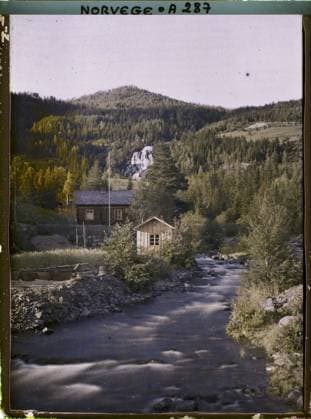 RECORD DATE NOT STATED Fagernes, Norway the Noeselv river , 1910 - Voyage of Albert Kahn and Auguste LÃ on in Scandinavia - (August 9 - September 14) (French - ï»¿Fagernes , Norvege La riviere Noeselv). Cascade, forest , wood, river, rural architecture, hydrography, Habitat , architecture, nature , environment, Suede, Fagnoes, Le Noeselo. Copyright: xpiemagsx AKahnlpie020223-15831 !ACHTUNG AUFNAHMEDATUM GESCHÄTZT!
