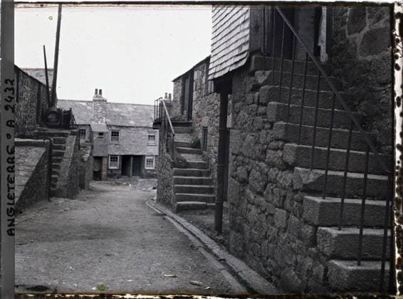 RECORD DATE NOT STATED St Ives, Cornwall, England a street , 1913 - England - Auguste LÃ on - (August 28 - September 3) (French - ï»¿St Ives , Cornouailles , Angleterre Une rue). Rue , Quarter, Habitat , Architecture, England Copyright: xpiemagsx AKahnlpie020223-3105 !ACHTUNG AUFNAHMEDATUM GESCHÄTZT!