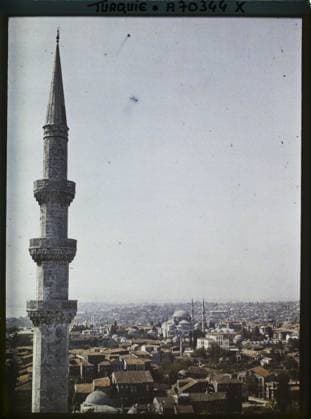RECORD DATE NOT STATED Constantinople (current Istanbul), Turkey Panorama taken from a minaret of the Süleymaniye Camii ( Mosque of Sultan-Soliman-le-Magnifique ), towards the Southwest and the Sehzade Camii (Prince mosque) , 1912 - Turkey - StÃ phane Passet - (September) (French - ï»¿Constantinople ( actuelle Istanbul ) , Turquie Panorama pris d un minaret de la Süleymaniye Camii ( Â«mosquÃ e du Sultan-Soliman-le-MagnifiqueÂ» ) , vers le sud-ouest et la Sehzade Camii ( mosquÃ e du Prince )). Islam, minaret, mosque, agglomeration panorama, religious architecture, Religion , Habitat , Architecture Copyright: xpiemagsx AKahnlpie020223-18811 !ACHTUNG AUFNAHMEDATUM GESCHÄTZT!