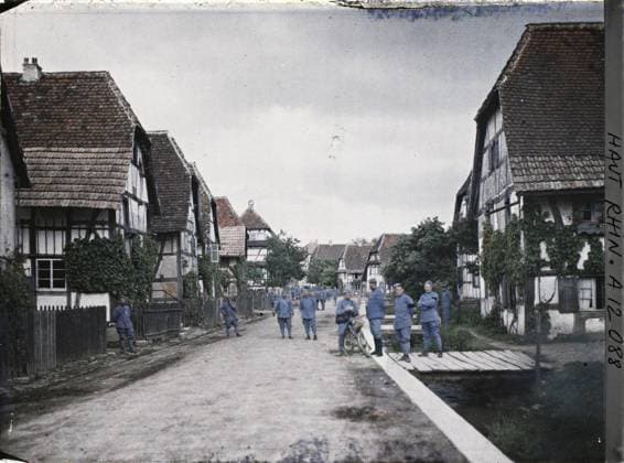 RECORD DATE NOT STATED Ballersdorf , Alsace , France Ballersdorf , 1917 - Alsace - Paul Castelnau (photographic section of the armies) - (June) (French - ï»¿Ballersdorf , Alsace , France Ballersdorf). Rural life, watercourse, home, front, street , neighborhood, hairy, cycling, half -timbered, Daily life, Habitat , Architecture, First World War, Ballersdorf, Ballersdorf Copyright: xpiemagsx AKahnlpie020223-13471 !ACHTUNG AUFNAHMEDATUM GESCHÄTZT!