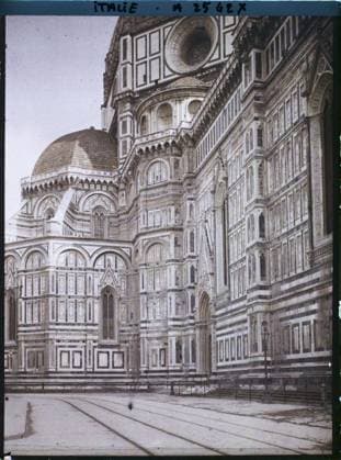 RECORD DATE NOT STATED Florence, Italy north side of Santa Maria del Fiore , 1913 - Balkans, Italy - Jean Brunhes and Auguste LÃ on - (September - October 23) (French - ï»¿Florence , Italie CÃ tÃ nord de Santa Maria del Fiore). Church, Christianity, Dome , Dome, Religious Architecture, Religion , Habitat , Architecture, Italy, Florence, north side of the Duomo Copyright: xpiemagsx AKahnlpie020223-15930 !ACHTUNG AUFNAHMEDATUM GESCHÄTZT!