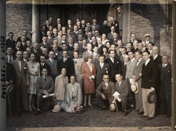 RECORD DATE NOT STATED The Hague, the Netherlands Group of journalists of all nationalities , 1929 - Netherlands - StÃ phane Passet - (August 17-31) (French - ï»¿La Haye , Pays-Bas Groupe de journalistes de toutes nationalitÃ s). Group portrait, diplomacy, press, journalism, peace, repairs, Human beings, international relations, registration , information, First World War, Hollande, The Hague, general group of all journalists from all countries Copyright: xpiemagsx AKahnlpie020223-17697 !ACHTUNG AUFNAHMEDATUM GESCHÄTZT!