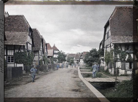 RECORD DATE NOT STATED Ballersdorf , Alsace , France Ballersdorf , 1917 - Alsace - Paul Castelnau (photographic section of the armies) - (June) (French - ï»¿Ballersdorf , Alsace , France Ballersdorf). Rural life, watercourse, home, front, street , neighborhood, hairy, half -timbered, Daily life, Habitat , Architecture, First World War, Ballersdorf, Ballersdorf Copyright: xpiemagsx AKahnlpie020223-13472 !ACHTUNG AUFNAHMEDATUM GESCHÄTZT!