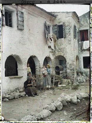 RECORD DATE NOT STATED Corfu, Greece a typical Benits house, and its inhabitants , 1913 - Balkans, Italy - Jean Brunhes and Auguste LÃ on - (September - October 23) (French - ï»¿Corfou , Grece Une maison typique de Benitses , et ses habitants). Woman, child, portico, rural architecture, housing, street scene, domestic life, arc , arcade , arceau, Human beings, habitat , architecture, daily life, Greece, Corfu, type of house in Benitsa Copyright: xpiemagsx AKahnlpie020223-3504 !ACHTUNG AUFNAHMEDATUM GESCHÄTZT!