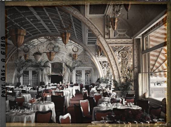 RECORD DATE NOT STATED Schevengue, The Hague, Netherlands probably the dining room of the beach coffee, in the Kurhaus , 1929 - Netherlands - StÃ phane Passet - (August 17-31) (French - ï»¿Scheveningue , La Haye , Pays-Bas Probablement la salle Ã manger du cafÃ de la Plage , dans le Kurhaus). Food, interior view, commercial architecture, decorative arts, diplomacy, peace, repairs, ironwork, catering , hotel industry, Daily life, housing , architecture, art, international relations, First World War, Economic Activity, Holland, Scheveningen, Kurhaus dining room Copyright: xpiemagsx AKahnlpie020223-17664 !ACHTUNG AUFNAHMEDATUM GESCHÄTZT!