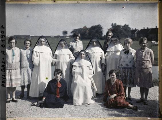 RECORD DATE NOT STATED Steendam, the Netherlands the teachers of the Catholic School of Girls , 1929 - Netherlands - StÃ phane Passet - (August 17-31) (French - ï»¿Volendam , Pays-Bas Les enseignantes de l Ã cole catholique de filles). Woman, religious habit, school establishment, Christianity, group portrait, religious education, Human beings, clothing, teaching, religion, Holland, steaper, the nuns of the girls school Copyright: xpiemagsx AKahnlpie020223-17792 !ACHTUNG AUFNAHMEDATUM GESCHÄTZT!