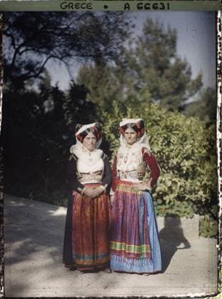 RECORD DATE NOT STATED Corfu, Greece Two corfootes in costume , 1913 - Balkans, Italy - Jean Brunhes and Auguste LÃ on - (September - October 23) (French - ï»¿Corfou , Grece Deux femmes Corfiotes en costume). Woman, party suit, costume, embroidery, portrait, hairstyle , headgear, Human beings, clothing, Greece, Corfu, two corfiotic women in costume Copyright: xpiemagsx AKahnlpie020223-2855 !ACHTUNG AUFNAHMEDATUM GESCHÄTZT!