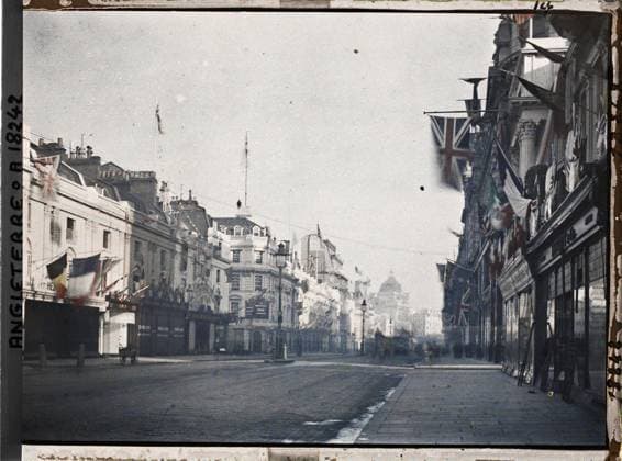 RECORD DATE NOT STATED London, England Regent Street , 1919 - England - Fernand Cuville - (July 18-23) (French - ï»¿Londres , Angleterre Regent Street). Rue , Quarter, Flag, Habitat , Architecture, England, London, Regent Street at 6 a.m. Copyright: xpiemagsx AKahnlpie020223-3175 !ACHTUNG AUFNAHMEDATUM GESCHÄTZT!