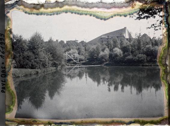 RECORD DATE NOT STATED Schevengue, The Hague, Netherlands a channel with a villa in the background , 1929 - Netherlands - StÃ phane Passet - (August 17-31) (French - ï»¿Scheveningue , La Haye , Pays-Bas un canal avec une villa Ã l arriere-plan). Canal, landscape, home, hydrography, villa, bridge, Nature , Environment, Habitat , Architecture, Holland, The Hague, Dutch landscape Copyright: xpiemagsx AKahnlpie020223-17819 !ACHTUNG AUFNAHMEDATUM GESCHÄTZT!
