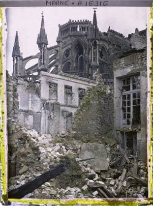 RECORD DATE NOT STATED Reims , Marne , Champagne , France , 1919 - Devastated regions, Marne, Aisne - Paul Castelnau - (February -March) (French - ï»¿Reims , Marne , Champagne , France). Church, Housing, Ruins, Bombing, Middle Ages, Gravats, After Warring, Religious Architecture, Habitat , Architecture, First World War, Art, France, Reims, view of the apse of the cathedral Copyright: xpiemagsx AKahnlpie020223-19400 !ACHTUNG AUFNAHMEDATUM GESCHÄTZT!
