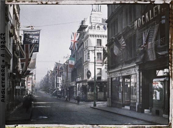 RECORD DATE NOT STATED London, England Carrefour between New Bond Street and Clifford Street , 1919 - England - Fernand Cuville - (July 18-23) (French - ï»¿Londres , Angleterre Carrefour entre New Bond street et Clifford street). Floor , Reverbera, shop , store, advertising, commercial registration, architectural registration, street , neighborhood, flag, Economic activity, registration , information, housing , architecture, England, London, New Bond Street Copyright: xpiemagsx AKahnlpie020223-3187 !ACHTUNG AUFNAHMEDATUM GESCHÄTZT!