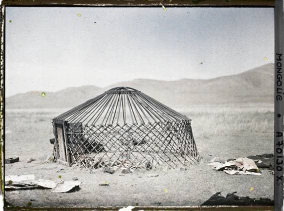 RECORD DATE NOT STATED Around Ourga, Mongolia a yurt frame surrounded by debris , 1913 - Mongolia - StÃ phane Passet - (July 6-25) (French - ï»¿Aux environs d Ourga , Mongolie Une charpente de yourte entourÃ e de dÃ bris). Landscape, yurt, dilapidation , insalubrity, Nature , Environment, Habitat , Architecture Copyright: xpiemagsx AKahnlpie020223-1693 !ACHTUNG AUFNAHMEDATUM GESCHÄTZT!