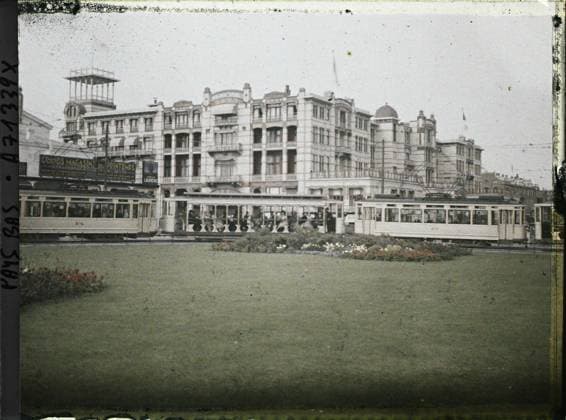 RECORD DATE NOT STATED Schevengue, The Hague, the Netherlands the big square with the background of the Palace Hotel , 1929 - Netherlands - StÃ phane Passet - (August 17-31) (French - ï»¿Scheveningue , La Haye , Pays-Bas La Grande Place avec Ã l arriere-plan le Palace HÃ tel). Boutique , store, brand, commercial architecture, tramway, street , neighborhood, place, catering , hotel, park , garden, rail transport, Economic activity, housing , architecture, transport Copyright: xpiemagsx AKahnlpie020223-17844 !ACHTUNG AUFNAHMEDATUM GESCHÄTZT!