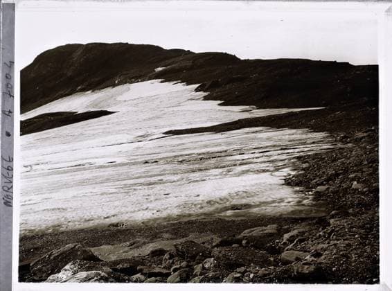 RECORD DATE NOT STATED Fine, Norway the Hardangerjökulen glacier , 1910 - Voyage of Albert Kahn and Auguste LÃ on in Scandinavia - (August 9 - September 14) (French - ï»¿Finse , Norvege Le glacier Hardangerjökulen). Landscape, Mont , Mountain, Snow, Ice , Glacier, Nature , Environment, Norway, fine Copyright: xpiemagsx AKahnlpie020223-980 !ACHTUNG AUFNAHMEDATUM GESCHÄTZT!