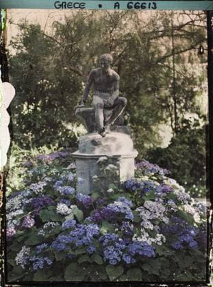 RECORD DATE NOT STATED Corfu, Greece the Achilles - In the Park, a statue , 1913 - Balkans, Italy - Jean Brunhes and Auguste LÃ on - (September - October 23) (French - ï»¿Corfou , Grece L Achilleion - Dans le Parc , une statue). Statue, sculpture, flower, villa, park , garden, palace , castle, vegetation , botany, man, Art, housing , architecture, nature , environment, human beings, Greece, Corfu, Achilleion - in the park, a statue Copyright: xpiemagsx AKahnlpie020223-1404 !ACHTUNG AUFNAHMEDATUM GESCHÄTZT!