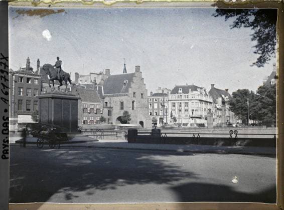 RECORD DATE NOT STATED The Hague, the Netherlands the full or leidseplein, with the statue of Guillaume le Taciturn on the left , 1929 - Netherlands - StÃ phane Passet - (August 17-31) (French - ï»¿La Haye , Pays-Bas Le Plein ou Leidseplein , avec la statue de Guillaume le Taciturne Ã gauche). Political figure, sculpture, housing, street , neighborhood, Renaissance, Personality, art, housing , architecture, Hollande, The Hague, the full (center of the city) statue of Guillaume le Taciturn Copyright: xpiemagsx AKahnlpie020223-17641 !ACHTUNG AUFNAHMEDATUM GESCHÄTZT!