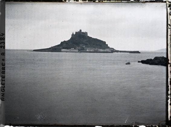 RECORD DATE NOT STATED Marazion, Cornwall, England Mont Saint-Michel , 1913 - England - Auguste LÃ on - (August 28 - September 3) (French - ï»¿Marazion , Cornouailles , Angleterre Le Mont Saint-Michael). Ile, Mer , Ocean, Mont , Mountain, Christianity, Monastery, fortified architecture, fortress, religious architecture, Religion , Habitat , Architecture, England Copyright: xpiemagsx AKahnlpie020223-3339 !ACHTUNG AUFNAHMEDATUM GESCHÄTZT!