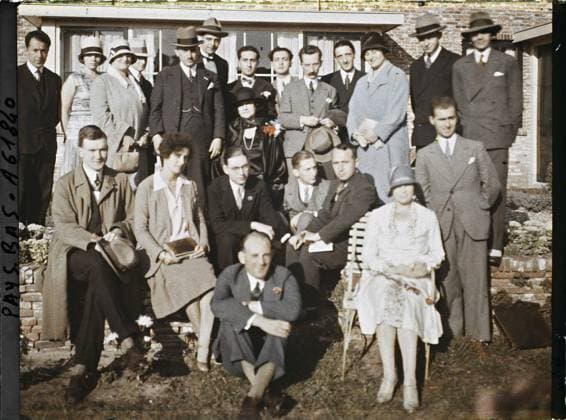 RECORD DATE NOT STATED The Hague, the Netherlands Group of journalists from all countries , 1929 - Netherlands - StÃ phane Passet - (August 17-31) (French - ï»¿La Haye , Pays-Bas Groupe de journalistes de tous pays). Group portrait, diplomacy, press, journalism, peace, repairs, Human beings, international relations, registration , information, First World War, Hollande, The Hague, group of journalists from all countries Copyright: xpiemagsx AKahnlpie020223-17679 !ACHTUNG AUFNAHMEDATUM GESCHÄTZT!