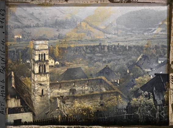 RECORD DATE NOT STATED Jajce, Bosnia-Herzegovina La Tour Lucas Saint Luke and in the distance the terrace of the Turkish cemetery , 1912 - Balkans, Italy - Jean Brunhes and Auguste LÃ on - (October 13 - 27) (French - ï»¿Jajce , Bosnie-HerzÃ govine La tour Lucas Saint Luc et au loin la terrasse du cimetiere turc). Church, Christianity, Roofing, Bell tower, River, Middle Ages, Dimantement , Insalubrity, Religious Architecture, Religion , Art , Habitat , Architecture, Bosnia, Jajce, Jajce Tour Lucas and in the distance the terrace of the Turkish cemetery Copyright: xpiemagsx AKahnlpie020223-6308 !ACHTUNG AUFNAHMEDATUM GESCHÄTZT!