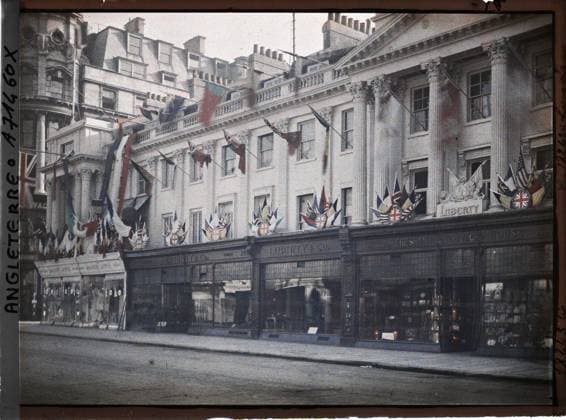 RECORD DATE NOT STATED London, England the Liberty store on Regent Street , 1919 - England - Fernand Cuville - (July 18-23) (French - ï»¿Londres , Angleterre Le magasin Liberty sur Regent Street). Rue , Quarter, Flag, Habitat , Architecture Copyright: xpiemagsx AKahnlpie020223-3901 !ACHTUNG AUFNAHMEDATUM GESCHÄTZT!