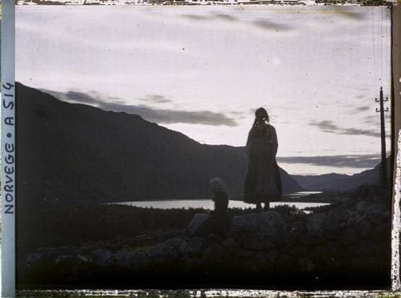RECORD DATE NOT STATED Near Haukelier, Norway young girl silhouettes , 1910 - Voyage of Albert Kahn and Auguste LÃ on in Scandinavia - (August 9 - September 14) (French - ï»¿Pres de Haukeliseter , Norvege Silhouettes de jeunes filles). Landscape, woman, Mont , Mountain, night , darkness, sunsets, lake , pond, Nature , Environment, human beings, From Dalen to KaukÃ li Copyright: xpiemagsx AKahnlpie020223-16021 !ACHTUNG AUFNAHMEDATUM GESCHÄTZT!