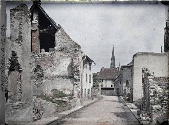 RECORD DATE NOT STATED Thann, Haut-Rhin, Alsace, France a street , 1917 - Alsace - Paul Castelnau (photographic section of the armies) - (June) (French - ï»¿Thann , Haut-Rhin , Alsace , France Une rue). Ruins, front, bombardment, First World War, France, Thann, a street Copyright: xpiemagsx AKahnlpie020223-13559 !ACHTUNG AUFNAHMEDATUM GESCHÄTZT!