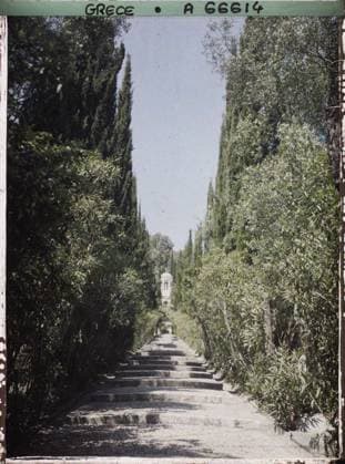 RECORD DATE NOT STATED Corfu, Greece the Achilleion - Les Jardins , 1913 - Balkans, Italy - Jean Brunhes and Auguste LÃ on - (September - October 23) (French - ï»¿Corfou , Grece L Achilleion - Les Jardins). Staircase, villa, park , garden, palace , castle, vegetation , botany, Habitat , architecture, nature , environment, Greece, Corfu, Achilleion - Les Jardins Copyright: xpiemagsx AKahnlpie020223-1405 !ACHTUNG AUFNAHMEDATUM GESCHÄTZT!
