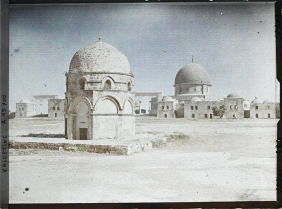 RECORD DATE NOT STATED Jerusalem, Palestine Dome of Soliman north of the Dome of the Rock , 1918 - Near East, Egypt, Palestine, Cyprus - Paul Castelnau (photographic section of the armies) - (January 9 -October 6) (French - ï»¿JÃ rusalem , Palestine DÃ me de Soliman au nord du DÃ me du Rocher). Islam, dome , dome, mosque, religious architecture, Religion , Habitat , Architecture, Palestine, Jerusalem, Haram Esch SchÃ rif, SoulÃ man Qoubbet and Mosque of Omar Copyright: xpiemagsx AKahnlpie020223-285 !ACHTUNG AUFNAHMEDATUM GESCHÄTZT!