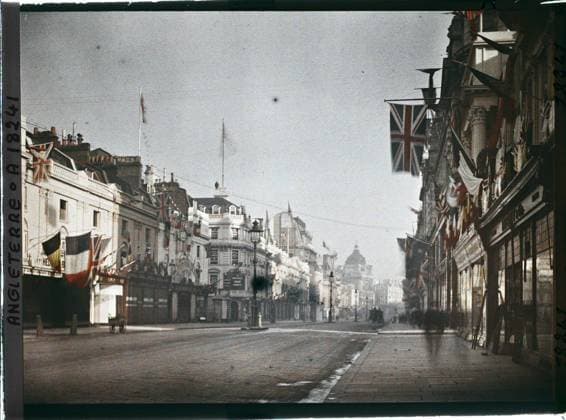 RECORD DATE NOT STATED London, England Regent Street , 1919 - England - Fernand Cuville - (July 18-23) (French - ï»¿Londres , Angleterre Regent Street). Rue , Quarter, Flag, Habitat , Architecture, England, London, Regent Street at 6 a.m. Copyright: xpiemagsx AKahnlpie020223-3178 !ACHTUNG AUFNAHMEDATUM GESCHÄTZT!