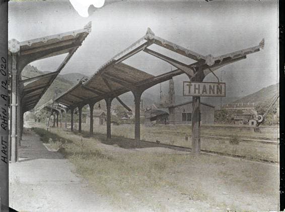 RECORD DATE NOT STATED Thann, Haut-Rhin, Alsace, France La Gare , 1917 - Alsace - Paul Castelnau (photographic section of the armies) - (June) (French - ï»¿Thann , Haut-Rhin , Alsace , France La gare). Station, civil engineering, ruins, front, rail transport, railway, Habitat , architecture, First World War, Transport, France, Thann, the station Copyright: xpiemagsx AKahnlpie020223-13556 !ACHTUNG AUFNAHMEDATUM GESCHÄTZT!