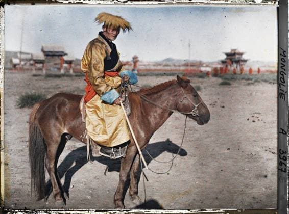 RECORD DATE NOT STATED Ourga, Mongolia Le Shanzav Badamdorj (?) Around the Yellow Palace , 1913 - Mongolia - StÃ phane Passet - (July 6-25) (French - ï»¿Ourga , Mongolie Le shanzav Badamdorj ( ? ) aux environs du palais Jaune). Horse, Buddhism, real animal, costume, Tibetan rite Buddhism, Minister, exists in high definition, place, hairstyle , headgear, palace , castle, Religion , Animal , Habillement , HD , Habitat , Architecture, Ourga , Grand lama Copyright: xpiemagsx AKahnlpie020223-1582 !ACHTUNG AUFNAHMEDATUM GESCHÄTZT!