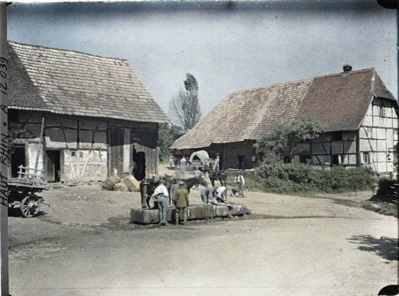 RECORD DATE NOT STATED Altenach, skin-Rhin, Alsace, France Altenach , 1917 - Alsace - Paul Castelnau (photographic section of the armies) - (June) (French - ï»¿Altenach , Haut-Rhin , Alsace , France Altenach). Work scene, domestic life, forehead, hairy, Daily life, First World War, France, Altenach, Altenach Copyright: xpiemagsx AKahnlpie020223-176 !ACHTUNG AUFNAHMEDATUM GESCHÄTZT!