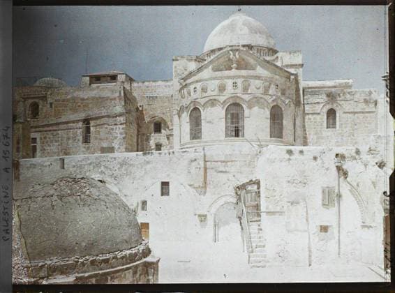 RECORD DATE NOT STATED Jerusalem, Palestine Eastern Facade of the Holy Sepulcher , 1918 - Near East, Egypt, Palestine, Cyprus - Paul Castelnau (photographic section of the armies) - (January 9 -October 6) (French - ï»¿JÃ rusalem , Palestine Facade orientale du Saint SÃ pulcre). Church, Christianity, Terrace, Religious Architecture, Religion , Habitat , Architecture, Palestine, Jerusalem, Basilica of St SÃ pulcre (East Face), dome of the Ste HÃ lene church Copyright: xpiemagsx AKahnlpie020223-266 !ACHTUNG AUFNAHMEDATUM GESCHÄTZT!