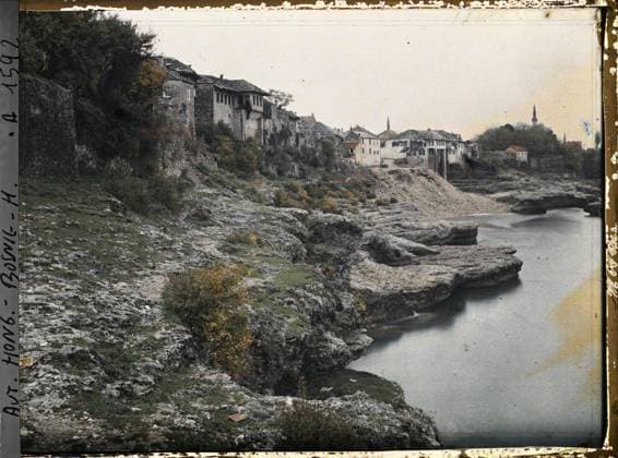 RECORD DATE NOT STATED Mostar, Bosnia and Herzegovina Bords de la Neretva , 1912 - Balkans, Italy - Jean Brunhes and Auguste LÃ on - (October 13 - 27) (French - ï»¿Mostar , Bosnie-HerzÃ govine Bords de la Neretva). River, hydrography, agglomeration panorama, Nature , Environment, Habitat , Architecture, Bosnie, Mostar, edges of the Narenta Copyright: xpiemagsx AKahnlpie020223-6418 !ACHTUNG AUFNAHMEDATUM GESCHÄTZT!