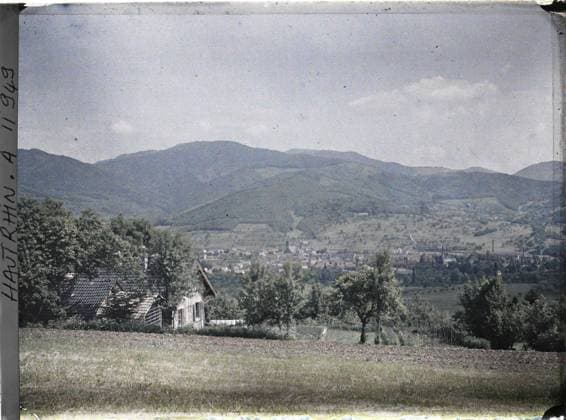 RECORD DATE NOT STATED Masevaux, Haut-Rhin, Alsace, France Panorama on Masevaux and the Rossberg , 1917 - Alsace - Paul Castelnau (photographic section of the armies) - (June) (French - ï»¿Masevaux , Haut-Rhin , Alsace , France Panorama sur Masevaux et le Rossberg). Mont , Mountain, Front, Agglomeration Panorama, First World War, Habitat , Architecture, FRANCE, MASHOUND, PANORAMA THE MASHICANT: Le Rossberg Copyright: xpiemagsx AKahnlpie020223-13486 !ACHTUNG AUFNAHMEDATUM GESCHÄTZT!