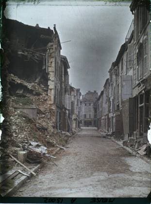 RECORD DATE NOT STATED Verdun , France , 1917 - North of France, Belgium - Paul Castelnau (photographic section of the armies) - (September 1-5) (French - ï»¿Verdun , France). Ruins, front, bombing, street , neighborhood, rubble, First World War, Habitat , Architecture, France, Verdun, rue Rouyers Copyright: xpiemagsx AKahnlpie020223-21120 !ACHTUNG AUFNAHMEDATUM GESCHÄTZT!