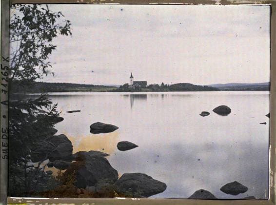 RECORD DATE NOT STATED Between Gävle and Falun, Sweden Lac de Svärdjö and eponymous church , 1910 - Voyage of Albert Kahn and Auguste LÃ on in Scandinavia - (August 9 - September 14) (French - ï»¿Entre Gävle et Falun , Suede Lac de Svärdjö et Ã glise Ã ponyme). Church, landscape, lake , pond, hydrography, religious architecture, Nature , Environment, Habitat , Architecture Copyright: xpiemagsx AKahnlpie020223-5151 !ACHTUNG AUFNAHMEDATUM GESCHÄTZT!