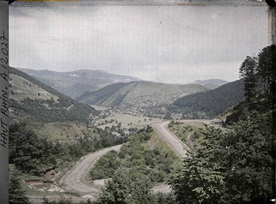 RECORD DATE NOT STATED Bussang, Thann, Haut-Rhin, Urbes, Vosges, Alsace, France route de Bussang in Thann, view of Urbes , 1917 - Alsace - Paul Castelnau (photographic section of the armies) - (June) (French - ï»¿Bussang , Thann , Haut-Rhin , Urbes , Vosges , Alsace , France Route de Bussang Ã Thann , vue sur Urbes). Border, road, front, agglomeration panorama, First World War, Habitat , Architecture, France, Thann, route from Bussang to Thann. View of Urbes Copyright: xpiemagsx AKahnlpie020223-13561 !ACHTUNG AUFNAHMEDATUM GESCHÄTZT!