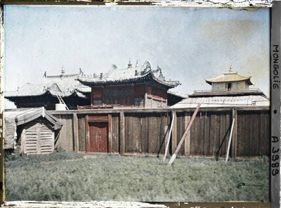 RECORD DATE NOT STATED Ourga, Mongolia The buildings of the residence of the saint (Bogdiin Ord Örgöö) of the Gandantegchinlin monastery , 1913 - Mongolia - StÃ phane Passet - (July 6-25) (French - ï»¿Ourga , Mongolie Les bÃ¢timents de la Â« rÃ sidence du Saint Â» ( Bogdiin ord örgöö ) du monastere de Gandantegchinlin). Buddhism, temple, Tibetan rite Buddhism, bonzerie, roofing, fence, exists in high definition, monastery, terrace, decorative arts, door, religious architecture, Religion , HD , Art , Habitat , Architecture, Ourga, Les Temples de Lamas Copyright: xpiemagsx AKahnlpie020223-1609 !ACHTUNG AUFNAHMEDATUM GESCHÄTZT!