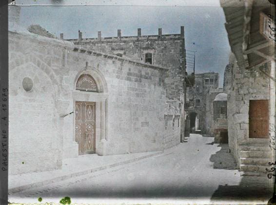 RECORD DATE NOT STATED Jerusalem, Palestine seen from the fourth station of Via Dolorosa , 1918 - Near East, Egypt, Palestine, Cyprus - Paul Castelnau (photographic section of the armies) - (January 9 -October 6) (French - ï»¿JÃ rusalem , Palestine Vue de la quatrieme station de la Via Dolorosa). Christianity, column, covered passage, street , neighborhood, door, Religion , Habitat , Architecture, Palestine, Jerusalem, the painful track IVth Station (rue El Wad) Copyright: xpiemagsx AKahnlpie020223-274 !ACHTUNG AUFNAHMEDATUM GESCHÄTZT!