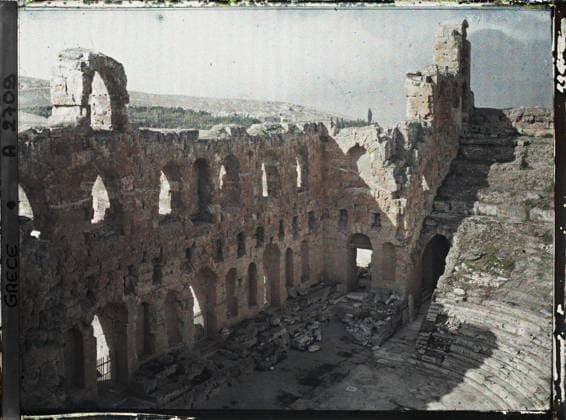 RECORD DATE NOT STATED Athens, Greece plunging view on the Odeon of Herod Atticus (right part) , 1913 - Balkans, Italy - Jean Brunhes and Auguste LÃ on - (September - October 23) (French - ï»¿Athenes , Grece Vue plongeante sur l OdÃ on d Herode Atticus ( partie droite )). Archaeological vestige, spectacle, public civil architecture, antiquity, theater, Habitat , architecture, entertainment, art, Greece, Athens, all the large arcaded facade of the OdÃ on seen against the day. Copyright: xpiemagsx AKahnlpie020223-4366 !ACHTUNG AUFNAHMEDATUM GESCHÄTZT!