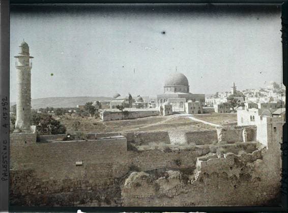 RECORD DATE NOT STATED Jerusalem, Palestine seen from the Haram es sheriff , 1918 - Near East, Egypt, Palestine, Cyprus - Paul Castelnau (photographic section of the armies) - (January 9 -October 6) (French - ï»¿JÃ rusalem , Palestine Vue d ensemble du Haram Es ShÃ rif). Islam, minaret, mosque, religious architecture, Religion , Habitat , Architecture, Palestine, Jerusalem, Haram Esch SchÃ rif Copyright: xpiemagsx AKahnlpie020223-330 !ACHTUNG AUFNAHMEDATUM GESCHÄTZT!
