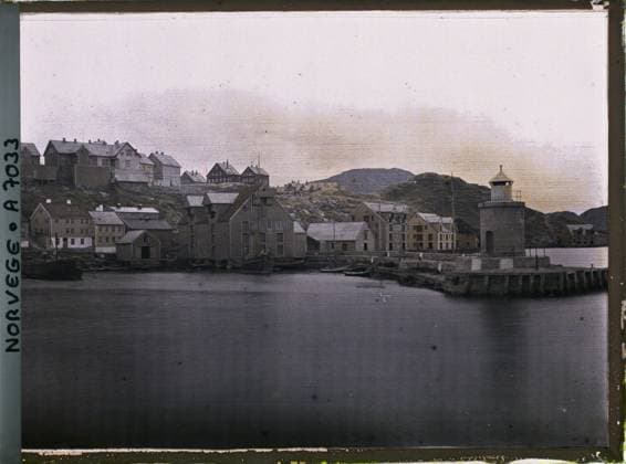 RECORD DATE NOT STATED Aalesund, Norway the port , 1910 - Voyage of Albert Kahn and Auguste LÃ on in Scandinavia - (August 9 - September 14) (French - ï»¿Aalesund , Norvege Le port). Sea , ocean, civil engineering, exists in high definition, housing, port, lighthouse, agglomeration panorama, Habitat , Architecture , HD, Aalesund, Le Port Copyright: xpiemagsx AKahnlpie020223-15542 !ACHTUNG AUFNAHMEDATUM GESCHÄTZT!