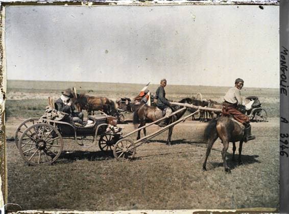RECORD DATE NOT STATED Between Kiakhta and Ourga, TransbaÃ¯kalie, Mongolia La Poste Mongole crosses the caravan of StÃ phane Passet , 1913 - Mongolia - StÃ phane Passet - (July 6-25) (French - ï»¿Entre Kiakhta et Ourga , TransbaÃ¯kalie , Mongolie La poste mongole croise la caravane de StÃ phane Passet). Animal transport, horse, landscape, real animal, exists in high definition, caravan, post, team, equidated, man, Transport, nature , environment, animal, HD, human beings, Mongolia, La Poste Mongolia Copyright: xpiemagsx AKahnlpie020223-1559 !ACHTUNG AUFNAHMEDATUM GESCHÄTZT!