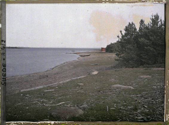 RECORD DATE NOT STATED Lake Siljan, Sweden a bank on Lake Siljan , 1910 - Voyage of Albert Kahn and Auguste LÃ on in Scandinavia - (August 9 - September 14) (French - ï»¿Lac Siljan , Suede Une berge sur le lac Siljan). Landscape, lake , pond, boat, home, hydrography, maritime transport, Nature , Environment, Habitat , Architecture, Transport, Near Leksand, near Leksand Copyright: xpiemagsx AKahnlpie020223-5193 !ACHTUNG AUFNAHMEDATUM GESCHÄTZT!